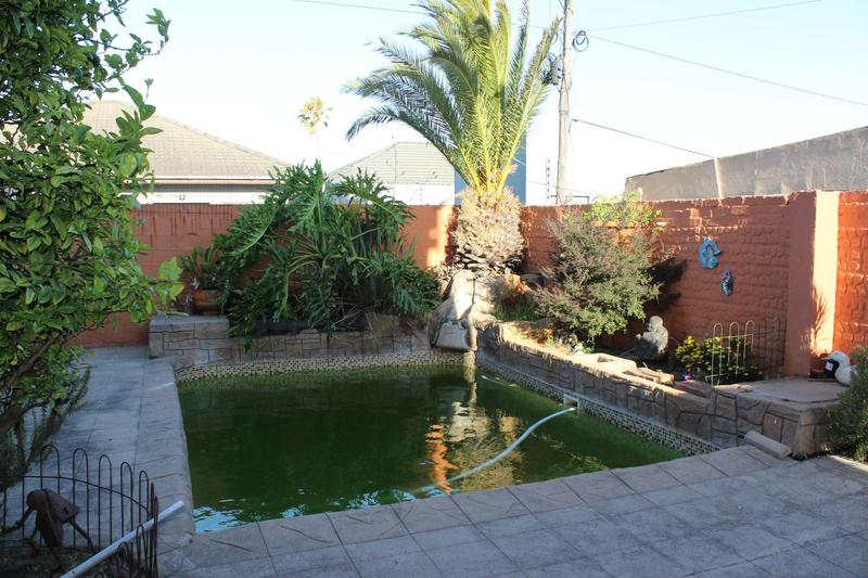 6 Bedroom Property for Sale in Glen Lilly Western Cape